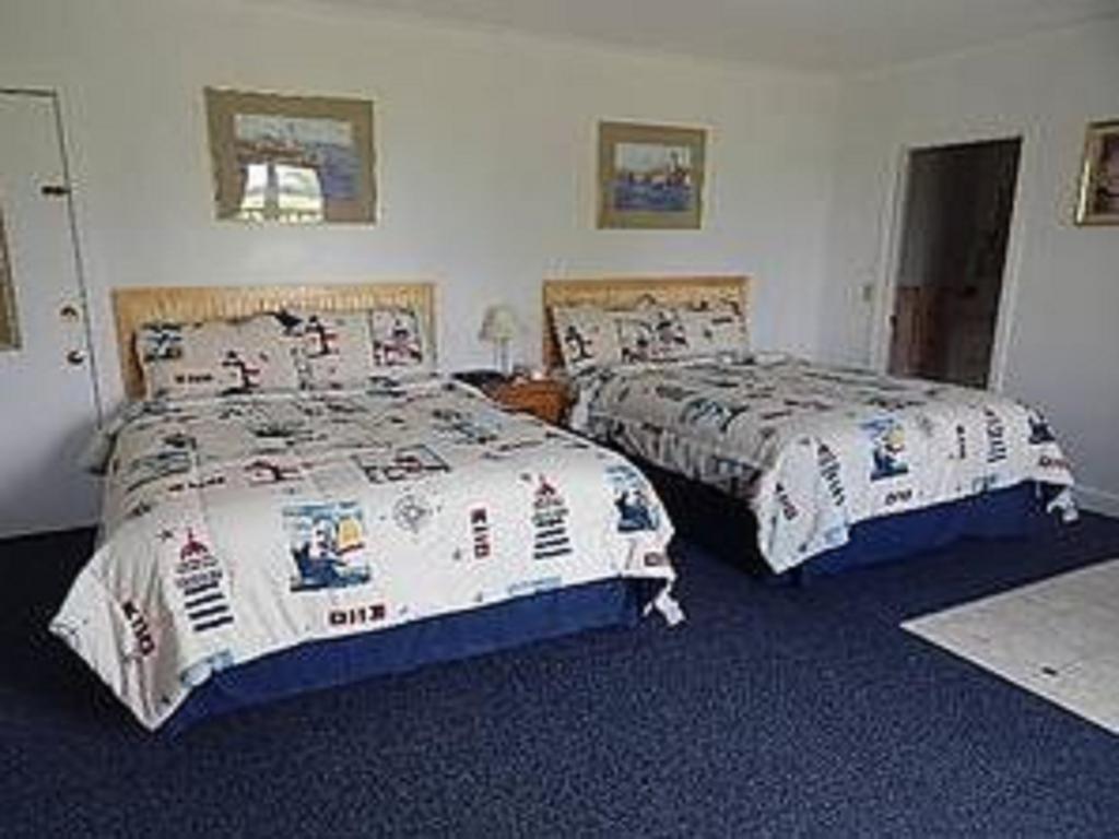 Acadia Sunrise Motel Trenton Room photo